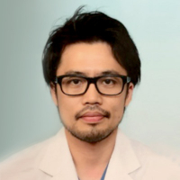 医師:佐藤塁