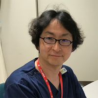 医師:佐々木英二